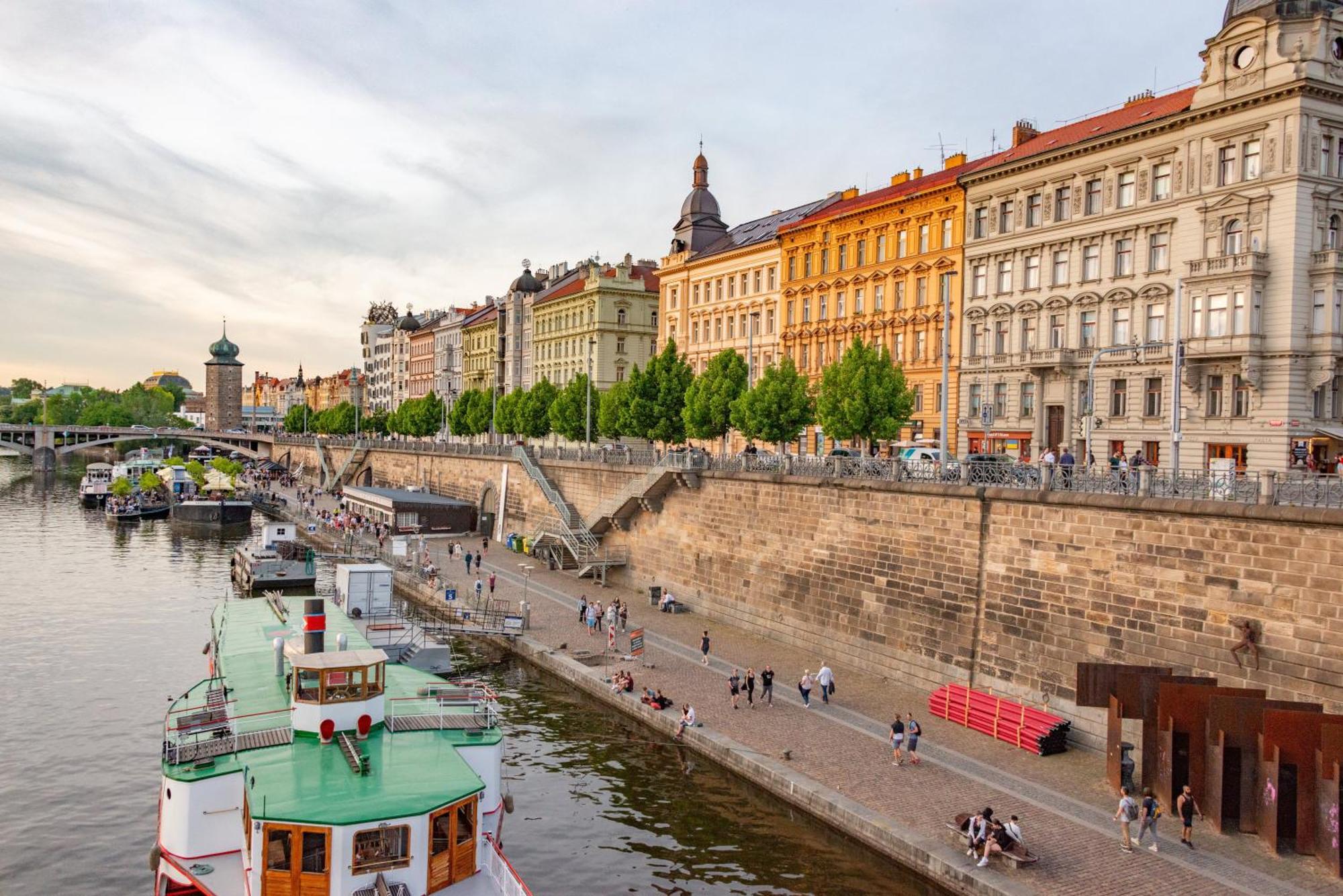 Homestay 50M From Wenceslas Square Prag Exterior foto